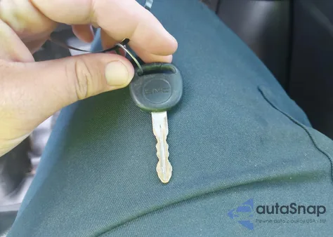 2005 GMC Savana G1500 из США, поврежденный, VIN 1GTFG15T151182744